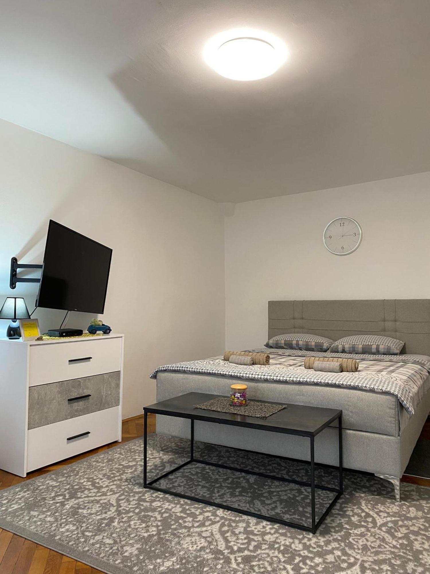 Ferienwohnung Panorama Royal Vracar Belgrad Exterior foto